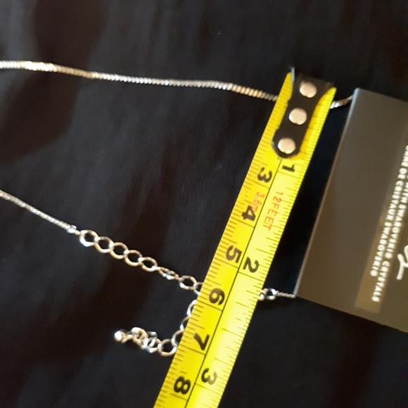 Reitmans necklace (Swarovski crystal embellishment) NWT - Picture 5 of 10